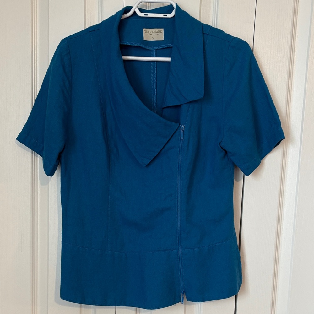 PTP 19. Gorgeous teal colour zip front. 100% linen